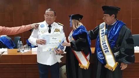 Entrega de reconocimiento institucional de ODAEE